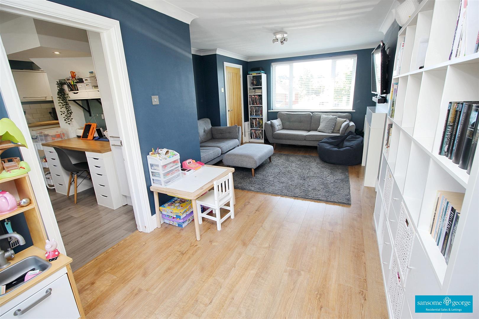 3 bed property in Dell Road, Reading
